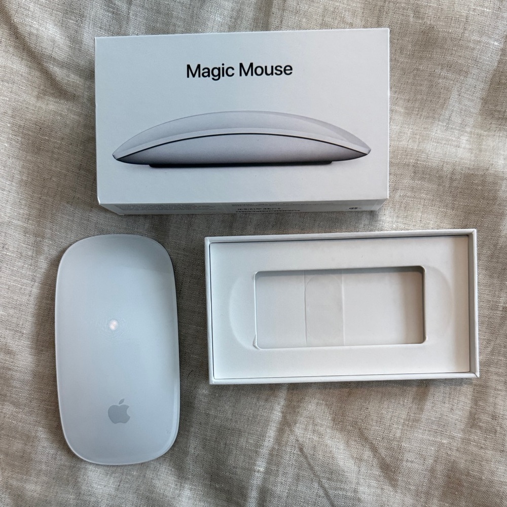Apple Magic Mouse in Sleek Silver